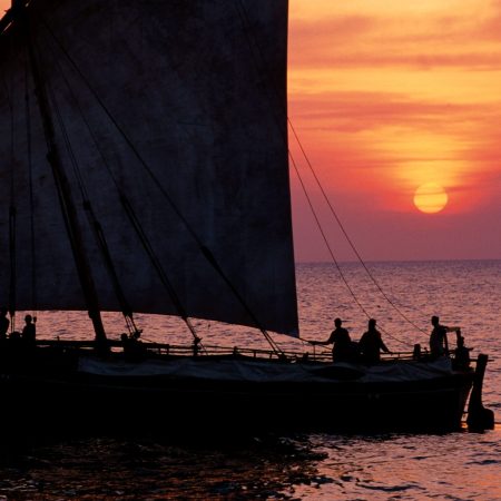 Dhow_in_sunset-1
